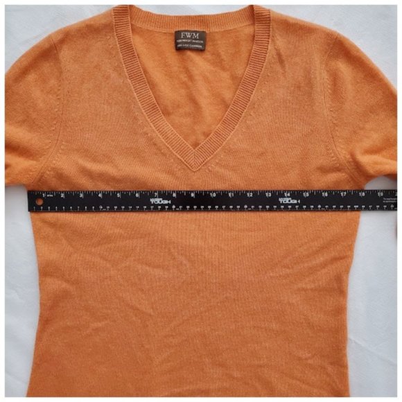 Cashmere Fenn Wright Manson Sweater Dark Peach V-Neck Rolled Hem Sz M Old Money - Picture 6 of 8